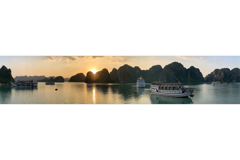 Küchenrückwand Panorama mit Booten und Felsen