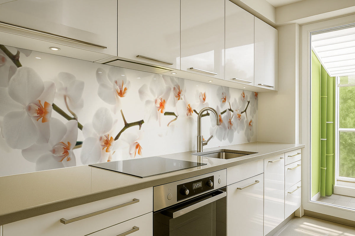Küchenrückwand Weiße Orchideenblüten