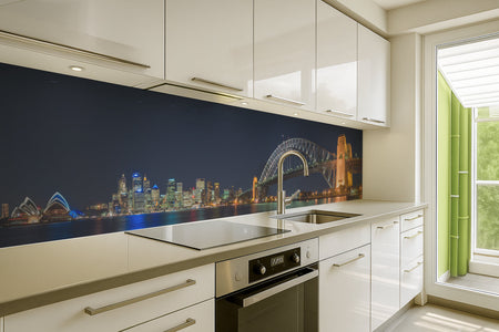 Küchenrückwand Beleuchtete Brücke bei Nacht