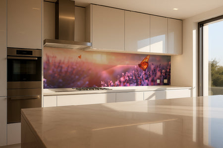 Küchenrückwand Lavendel mit Schmetterling