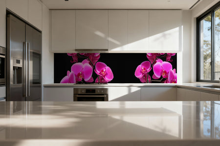 Küchenrückwand mit Orchideenblüten