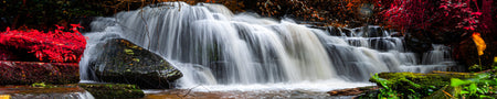 Küchenrückwand Wasserfall im Herbstwald