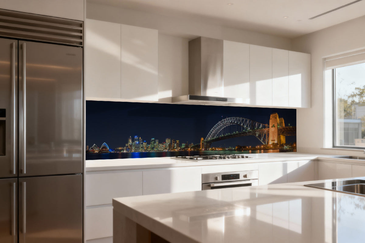 Küchenrückwand Beleuchtete Brücke bei Nacht