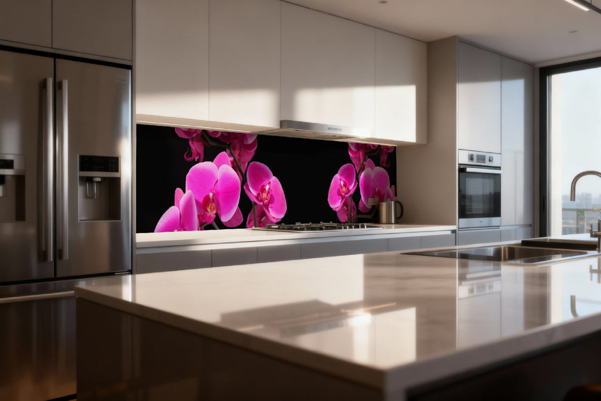 Küchenrückwand mit Orchideenblüten