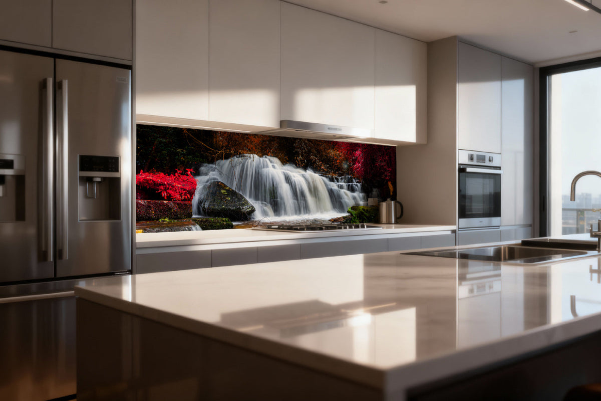 Küchenrückwand Wasserfall im Herbstwald