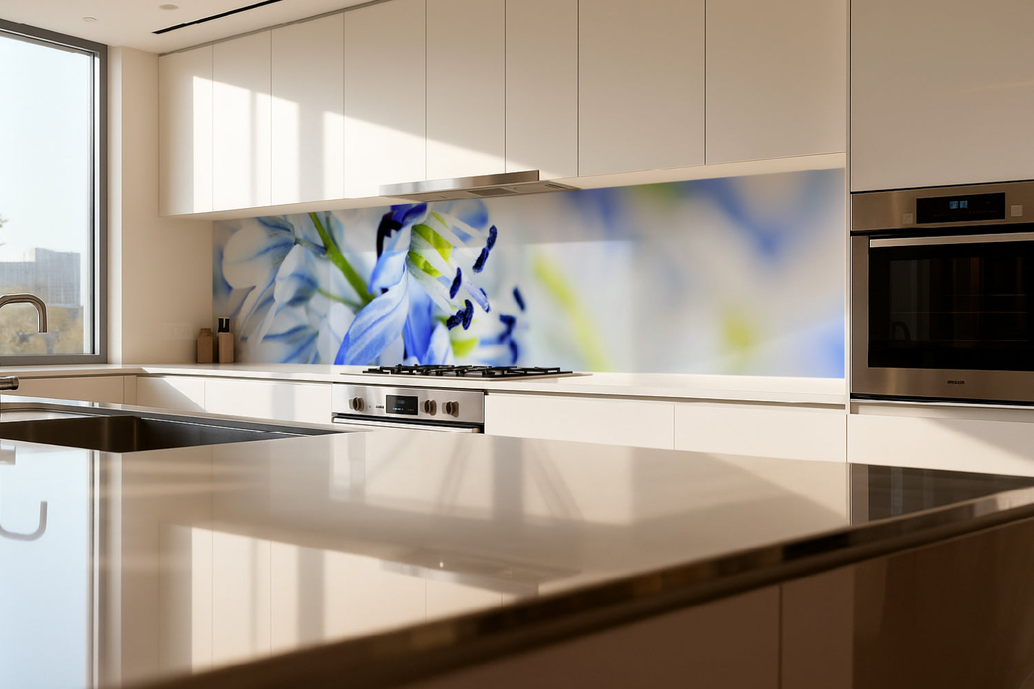 Küchenrückwand mit Blütenmotiv