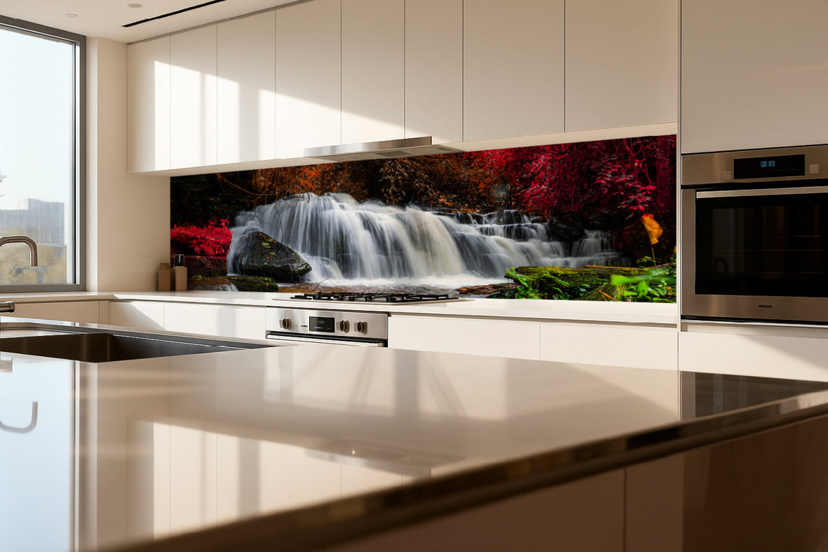 Küchenrückwand Wasserfall im Herbstwald